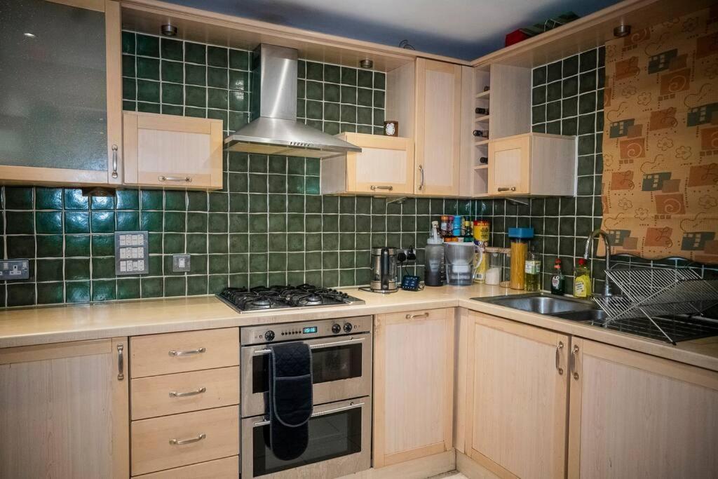 1-Bed Flat In Ocean Village Southampton Bagian luar foto