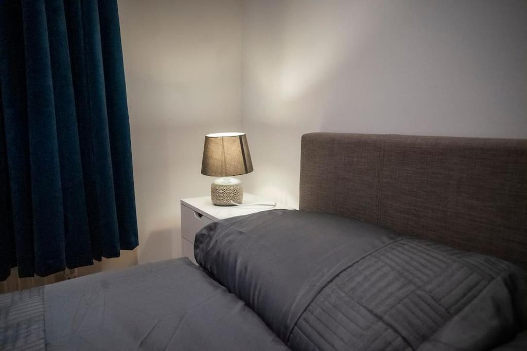 1-Bed Flat In Ocean Village Southampton Bagian luar foto